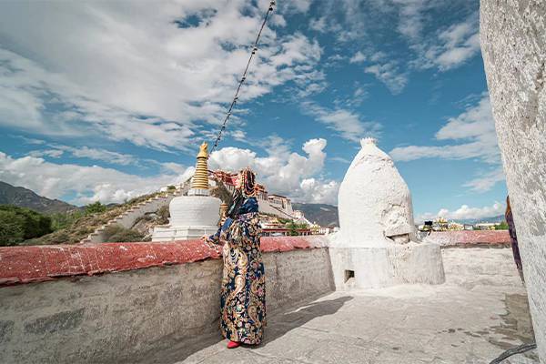 西藏旅游一周大概花销 西藏旅游一周大概花销
