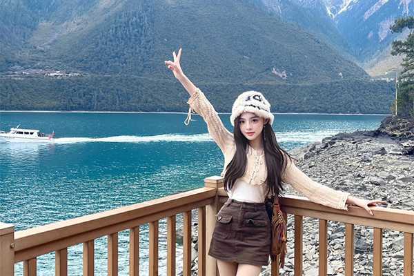 羊湖和巴松措哪个值得去 羊湖和巴松措哪个值得去