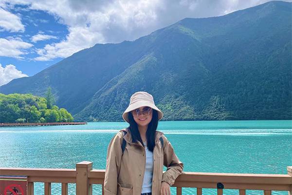 羊湖和巴松措哪个值得去 羊湖和巴松措哪个值得去