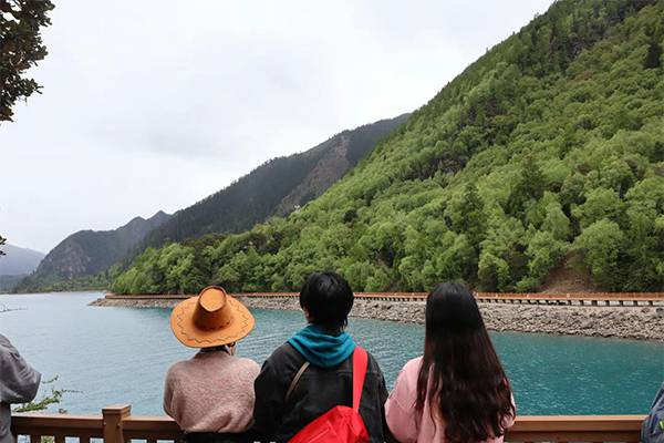广东年轻人组团去西藏