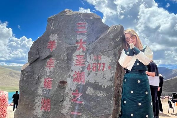 六月在西藏玩8天多少钱一人？六月在西藏8日游一个人多少钱？
