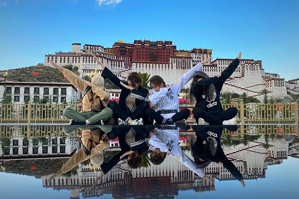 暑假去西藏旅游10天多少钱？暑假到西藏旅游要准备多少钱？