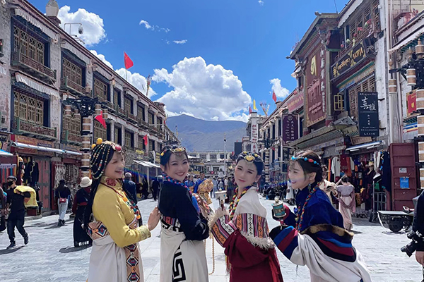 烟台去西藏8日游旅游团多少钱？山东烟台去西藏跟团8日游多少钱？
