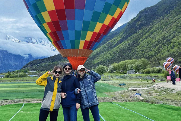 十月去西藏旅游三个人多少钱？十月三人去西藏旅游费用多少？