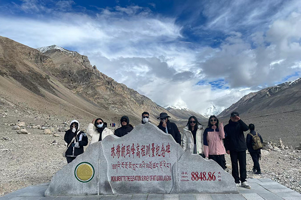 十月去西藏珠峰旅游10天多少钱？到西藏走珠峰旅游10天费用多少？