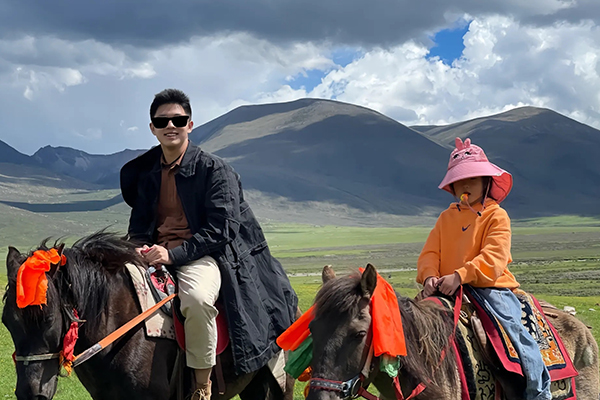 从广州坐火车去西藏旅游多少钱？广州去西藏旅游火车几多钱？