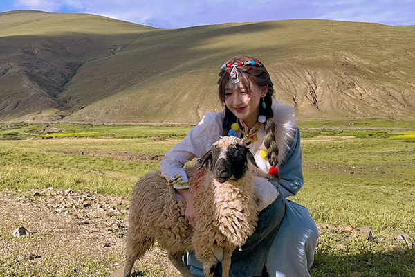 三月西藏情侣旅游5天多少钱？情侣3月5日游西藏费用多少？