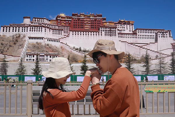 两人四月份去西藏旅游多少钱？4月份两人到西藏玩大概会花多少钱？